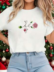 Plus Size - Plus Size T-Shirt, A Relaxed And Comfortable Summer Outfit. A Hidden Greeting Among The Flowers. The Floral Design Features A 'Hi' Pattern On A White, Short-Sleeved, Crew-Neck Printed T-Shirt. It Is Machine Washable And Has A Casual Style. - 白色 - 查看 8