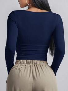 Camiseta crop de cuello cuadrado fruncido lateral - Azul marino - Ver 2
