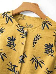 Vestido de mujer con cuello redondo, sin mangas, con estampado botánico y botones delanteros - Amarillo claro - Ver 6