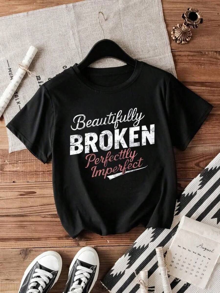 Camiseta unisex de manga corta, Hermosa Camiseta: Camiseta casual de manga corta para mujer - "Estoy bellamente rota, perfectamente imperfecta"| Round Neck, Machine Washable Black Summerplayeras hombre,spiderman,, mujer,romwe men,boho chic,maestras regalos,camiseta para mujerconjuntos curvy para mu,y2k, - Negro - Ver 1