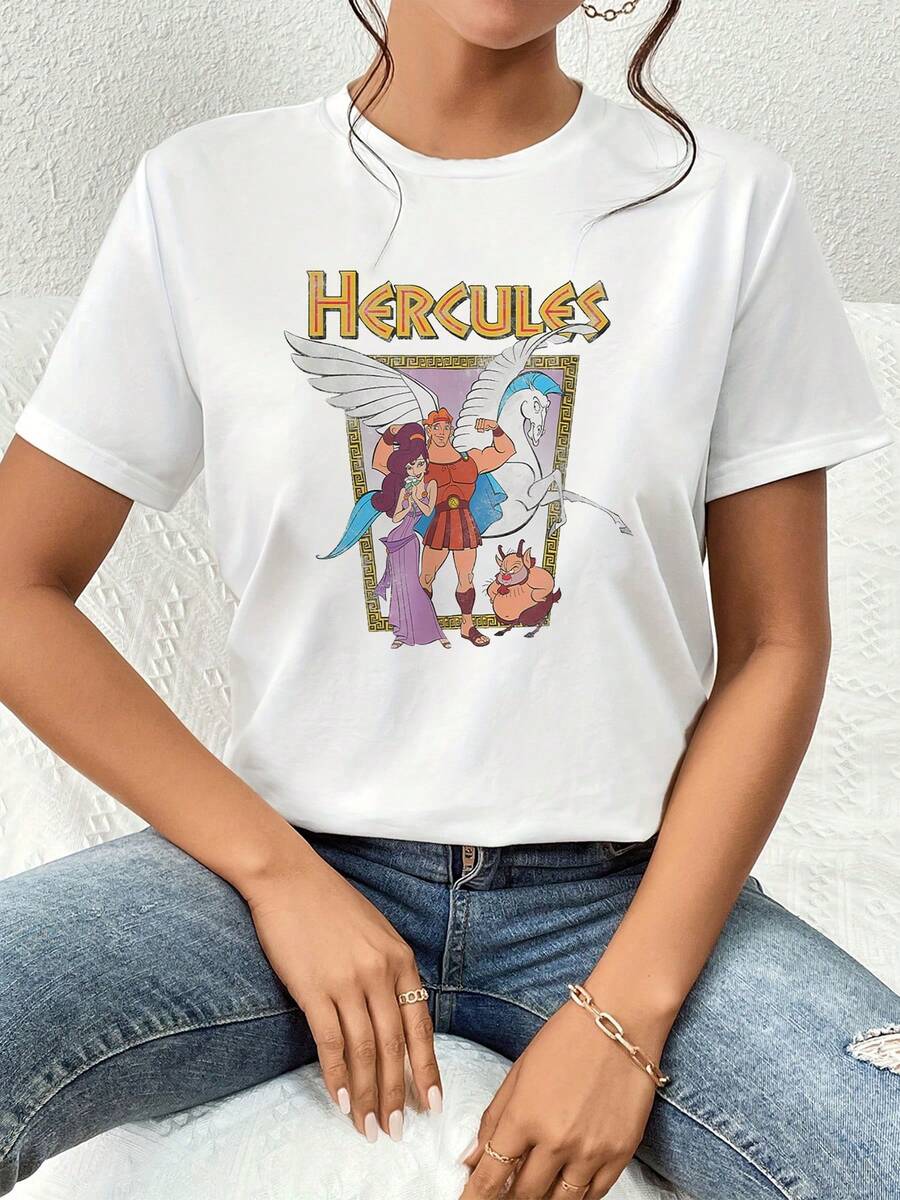 Image Inspired By Greek Mythology Showing A Hero With Incredible Strength Alongside A Winged Horse And His Companions, Symbolizing Courage And Eternal Friendship. Comfortable And Modern Women's T-Shirt For Everyday Wear. - 白色 - 查看 1