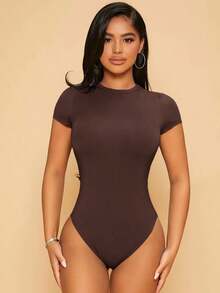 Body de mujer de manga corta, color blanco sólido, de uso versátil y casual - Marrón Chocolate - Ver 4