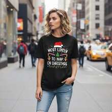 Women's Cotton T-Shirt With A Christmas Print, Featuring The Phrase "She's More Likely To Sleep On Christmas," Short Sleeves, Round Neck, Casual Loose Fit, Ideal For Christmas Parties, Sizes S-5XL, Soft And Comfortable Cotton Fabric, Festive Christmas Gift For Her. Suitable For Spring, Summer, And Autumn. - 黑色 - 查看 7