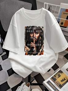 Imagen inspirada en aventuras marítimas y misterio con calavera que simboliza valentía y libertad, fuego que representa pasión y espíritu rebelde camiseta de mujer  cómoda y moderna para uso diario - Blanco - Ver 2