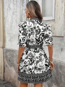Vestido corto de té estilo palacio francés con cuello en V, mangas abultadas, dobladillo con volantes, estampado de porcelana azul y blanco vintage para mujer - Amarillo - Ver 8