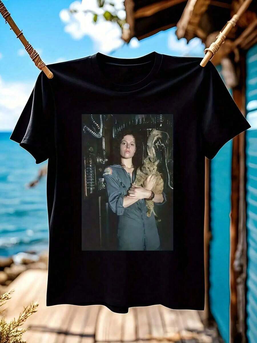 Alien Horror Movie T-Shirt Featuring Ellen Ripley And Jonesy The Cat. # Color: Black, White. Classic Design, Made Of Soft, High-Quality Fabric, Essential Crew Neck Design, Suitable For Casual Or Athletic Wear, A Great Gift And Collector's Item - 黑色 - 查看 1