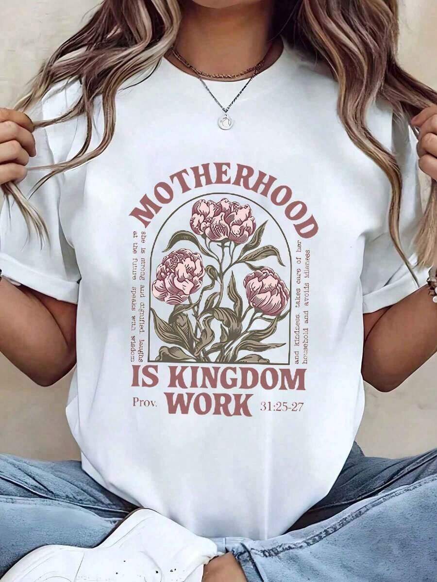 Soft, Breathable, And Lightweight For All-Day Comfort. Women's T-Shirt With A Floral Print Of The Bible Verse "Motherhood Is A Work Of The Kingdom," Crew Neck, Short Sleeves, Casual Style, Ideal As A Gift For Mothers, 220g. Classic Neckline With A Relaxed Fit That Flatters All Body Shapes And Is Easy To Pair With Jeans, Shorts, And Leggings. - 白色 - 查看 1