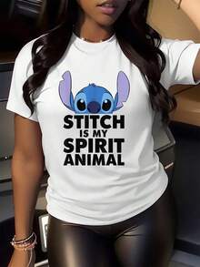 El dibujo muestra un personaje azul con grandes orejas expresando simpatía y energía positiva que inspira conexión interior y alegría diaria camiseta de mujer  cómoda ideal para uso casual y expresar tu espíritu libre y divertido - Blanco - Ver 2