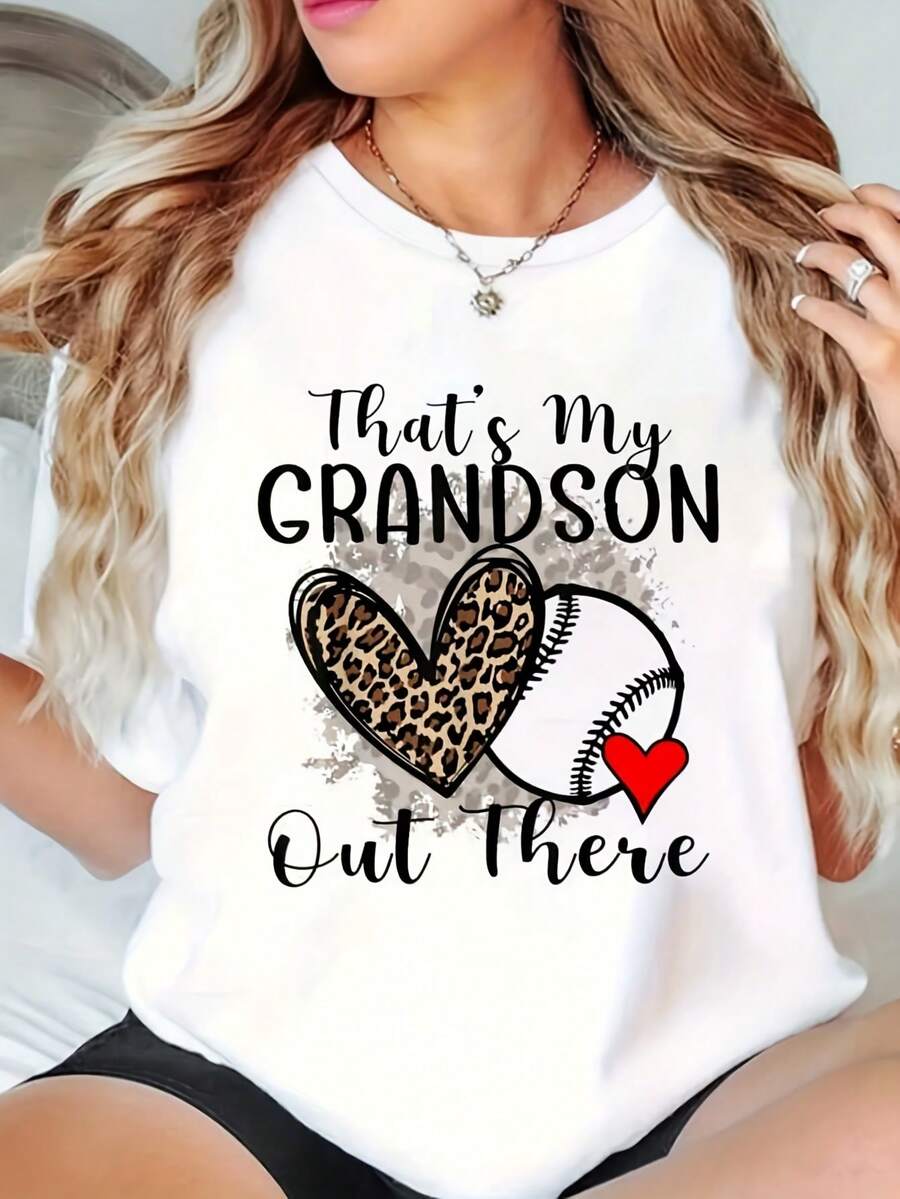 1 Piece Women's Funny Baseball Print T-Shirt "There's My Grandson" - 100% Soft, Breathable, Lightweight, Crew Neck, Short Sleeve, Leopard Heart Print And Baseball Design - A Gift For Grandmothers To Give To Their Grandchildren, Suitable As A Casual Summer Top For Grandchildren Fans, 180g 100% Cotton. - 白色 - 查看 1