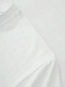 100% Pure Cotton, Breathable And Gentle On The Skin. Classic Crew Neck Design, Slim Fit, And Flattering For All Body Types. Fashionable Print With A Minimalist Style And High-Quality Finish. Unisex Design Perfect For Matching Outfits, Ideal For Everyday Wear, Dates, Leisure, And Streetwear – Versatile And Timeless. - 白色 - 查看 5