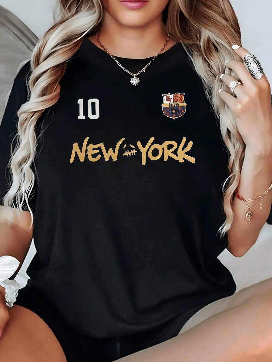 Urban Text With A Number And Classic Emblem Reflecting Modern Energy, Sporting Passion, And A Connection To New York City. A Comfortable, Casual Women's T-Shirt For Everyday Wear, Attractive And Versatile. - 黑色 - 查看 1
