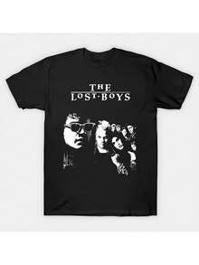 Vintage-Style "Lost Boy" Print T-Shirt. Suitable For Lounging At Home, Going Out, Or As A Gift. An Ideal Choice For Holidays Like Christmas And Valentine's Day. This Essential T-Shirt Features A Casual Crew Neck, Slightly Stretchy Fabric, And A Regular Fit. A Short-Sleeved Tee Suitable For Home, Everyday Wear, Parties, And Travel, Perfect As A Gift For Friends Or Family. - 黑色 - 查看 1