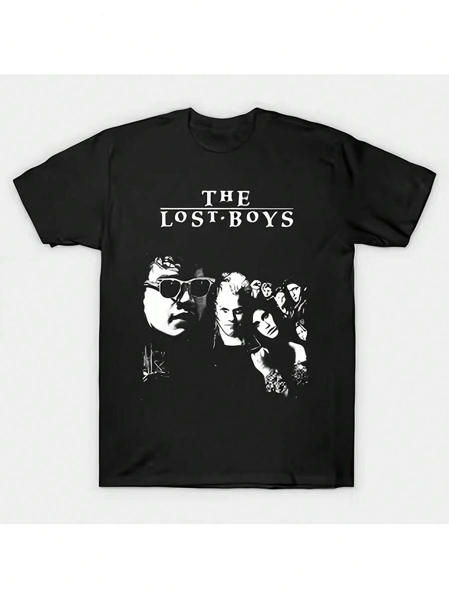 Vintage-Style "Lost Boy" Print T-Shirt. Suitable For Lounging At Home, Going Out, Or As A Gift. An Ideal Choice For Holidays Like Christmas And Valentine's Day. This Essential T-Shirt Features A Casual Crew Neck, Slightly Stretchy Fabric, And A Regular Fit. A Short-Sleeved Tee Suitable For Home, Everyday Wear, Parties, And Travel, Perfect As A Gift For Friends Or Family. - 黑色 - 查看 1