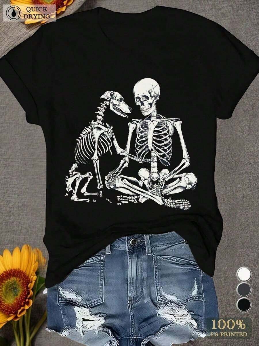 Camiseta estampada de secado rápido con cuello redondo y manga corta de algodón negro de 180 g para mujer con diseño de esqueleto y perro, camiseta informal con gráfico de verano, elegante top de moda para mujer, ropa cómoda para el día a día, tela transpirable, perfecta para Halloween o temática gótica, ropa moderna para una apariencia única, combina con jeans o faldas, material suave y duradero, ideal para amantes de los perros - Negro - Ver 1