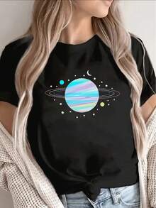 Women's T-Shirt Made Of Pure Cotton, With A Casual, Relaxed Fit, Lightweight And Durable, Featuring A Planet Print, Perfect For Casual Outings. Whether At Home, In A Cafe, Or During Outdoor Activities, It Offers A Comfortable Wearing Experience And Is Suitable For Everyday Wear. - 黑色 - 查看 1