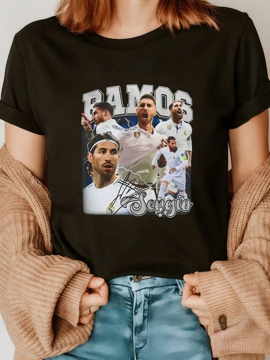 Players Celebrating The Passion Of Football With Energy And Movement On Stage, Showing Strength, Sportsmanship, And Emotion. Women's Casual Modern T-Shirt, Comfortable For Everyday Wear. - 黑色 - 查看 1