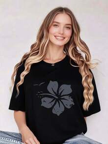 Camiseta para Mujer Pure: Wild Blossom Escape: Camiseta para Mujer con Atrevida Silueta Floral - Moda - Blanco - Ver 7
