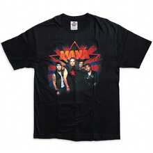 Alstyle * Camisetas de Banda * Foto Vintage de la Banda Maná - Gira Revolución del Amor 2002. Con un corte nítido y estilizado, esta prenda crea un aspecto limpio y vibrante cuando se lleva puesta.Su silueta holgada pero favorecedora se adapta a todo tipo de cuerpos, ofreciendo un estilo que es a la vez casual y con un toque de elegancia. - Negro - Ver 6
