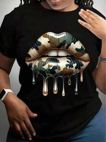 New Camouflage Lip Print T-Shirt, Casual Short Sleeve Round Neck Top, Machine Washable, Geometric Pattern T-Shirt For Spring/Summer, Comfortable And Casual, Women's T-Shirt, Soft Urban Retro Style, Unisex, Loose Fit, Pure Cotton, Short Sleeve Round Neck. - 黑色 - 查看 1