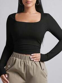 Camiseta crop de cuello cuadrado fruncido lateral - Negro - Ver 1