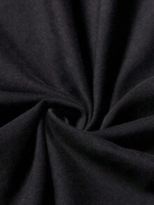100% Pure Cotton, Breathable And Gentle On The Skin. Classic Crew Neck Design, Slim Fit, And Flattering For All Body Types. Fashionable Print With A Minimalist Style And High-Quality Finish. Unisex Design Perfect For Matching Outfits, Ideal For Everyday Wear, Dates, Leisure, And Streetwear – Versatile And Timeless. - 黑色 - 查看 6
