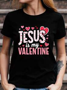 Women's Christian Faith T-Shirt "She Is My Valentine" - Pink Heart And Letter Print - Soft Crew Neck, Short Sleeve, Casual Top - Religious Valentine's Day Gift For Her - Limited Time Offer - Suitable For All Seasons - "Loves You" Design - Perfect For - 黑色 - 查看 1