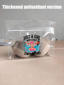 Sac de toilette transparent et imperméable avec imprimé de fille de natation, convient pour ranger le shampoing, la lotion, les cosmétiques et autres articles de salle de bain. Offre une solution de rangement à la fois élégante et pratique pour les voyageurs, les employés de bureau, les étudiants et les passionnés de beauté. Polyvalent pour les voyages, la salle de sport, l'hôtel et l'organisation quotidienne de la salle de bain - Multicolore - Voir 16