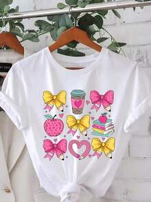 SimpieAndVersatileDesignPlayera estampada con elementos que se utilizan en la escuela, diseño de regreso a clases, maestra, diseño estampado, moderno, divertido, creativo, cuello redondo, manga corta, ideal para la escuela, llamativa, holgada, a la moda, ideal para regresar con estilo a clases. Camiseta de algodón - Blanco - Ver 7