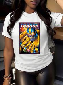 Image Of A Powerful Cosmic Warrior Holding A Golden Gauntlet With Sparkling Gems, A Symbol Of Strength And Universal Power, Inspiring Infinite Energy And Confidence In Every Detail. Casual, Comfortable, And Modern Women's T-Shirt - 白色 - 查看 2