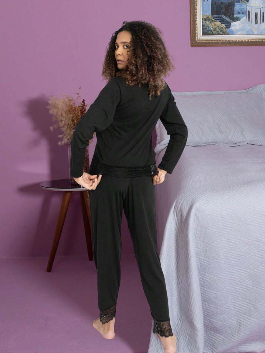 Women's Long Pajamas With Lace: Elegance And Comfort - 黑色 - 查看 1