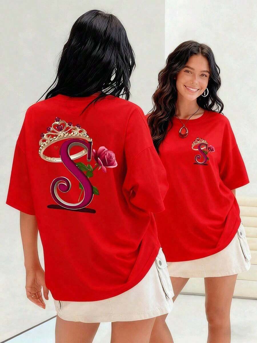 Letra S adornada con una corona dorada y una rosa roja pasión simboliza la realeza del amor camiseta para mujer, 100% algodón que evoca la belleza y el poder femenino.Suitable for spring, summer and autumn - Rojo - Ver 1