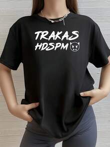 Frase audaz con letras grandes que transmiten energía rebelde y un pequeño ícono de demonio que simboliza fuerza y valentía camiseta de mujer casual moderna para uso diario cómoda y atractiva - Negro - Ver 8