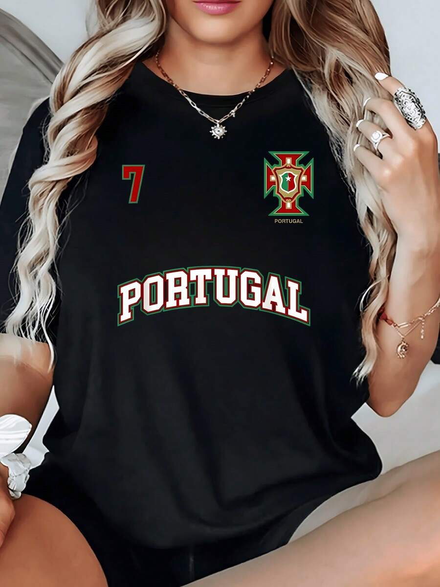 Emblem Of The Flag And Coat Of Arms Of Portugal With Central Star And Number 7 Symbolizing Football Passion And National Pride. Comfortable Casual Women's T-Shirt For Summer - 黑色 - 查看 1