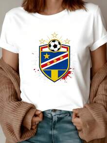Shield With Soccer Ball And Gold Stars On A Blue And Red Background Symbolizing Sporting Passion, Strength And National Pride. Modern And Comfortable Women's T-Shirt - 白色 - 查看 1