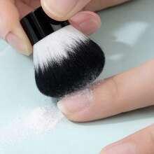1 pieza Pincel portátil para polvo de uñas, diseño de mango corto de metal con cerdas suaves, limpieza rápida y fácil de polvo de uñas para principiantes y manicura de maquillaje, multiusos - Negro - Ver 6