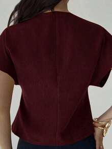 Blusa casual de manga murciélago asimétrica de unicolor mostaza, elegante, simple, estilosa y minimalista, versátil para el uso diario y el transporte, de alta gama, minimalista y desconstructiva, con manga de murciélago oversize y cuello en V de - Burdeos - Ver 7