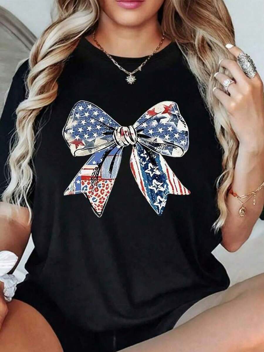 Large Bow With A Print That Mixes Stars, Stripes, And Freedom Motifs Inspired By The Flag, Symbolizing Pride And Positive Energy. Women's T-Shirt, 100% Cotton, Casual, Comfortable - 黑色 - 查看 1