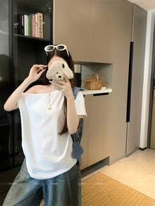 レディース Tシャツ 半袖 アシンメトリー オフショルダー 肩出し トップス アシメ カットソー ゆったり 体型カバー 二の腕カバー 着痩せ 抜け感 大人可愛い カジュアル モード系 きれいめ シンプル デート ワンマイルウェア チュニック風 肌見せ ボートネック ドロップショルダー 華奢見え 骨格ウェーブ 骨格ナチュラル 春 夏 秋 ホワイト 白 無地 コットン風 ティーシャツ 20代 30代 40代 お出かけ 個性的 おしゃれ 可愛い 主役級 女子会 旅行 涼しい 重ね着 - ホワイト - チェックする 1