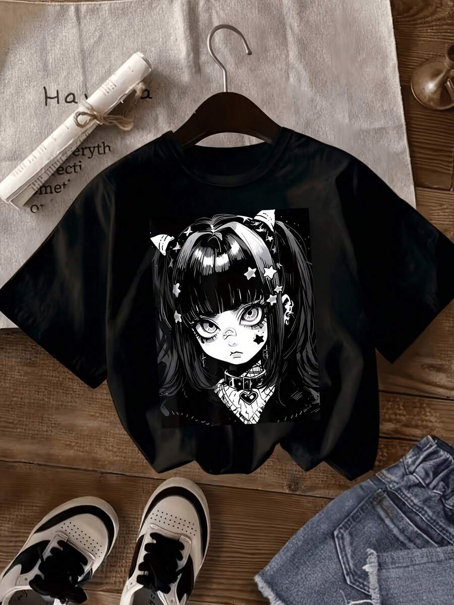 CamisetainformalyCamiseta versátil con estampado de chica anime. Tops divertidosRopa casual infantil con estampados de dibujos animadosTLa camisa es cómoda y tiene un buen ajuste, con un diseño elegante y una confección exquisita, adecuada para actividades de ocio al aire libre, compras y la escuela. Camisetas con diseños gráficos para niños pequeños adecuadas para el uso diario, camisetas para hombre, camisetas temáticas de primavera 2026, camisetas de Pascua para bebés niñas, ropa de verano. - Negro - Ver 1