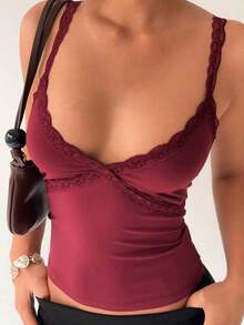 Camiseta ajustada de mujer con cuello en pico profundo, encaje burdeos y parches - Burdeos - Ver 6