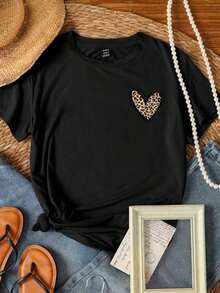 LUNE Camiseta gráfica de mujer con estampado minimalista de corazón de unicolor y estampado de guepardo - Negro - Ver 5