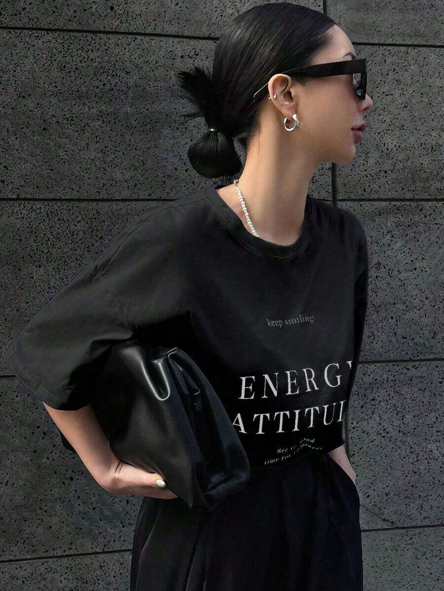 Camiseta suelta de cuello redondo con estampado de letras de manga corta para mujer "Keep Smiling ENERGY ATTITUDE See The Good Time For You", camiseta de verano oversize con gráficos-Vintage Street Style Unisexoose Cotton Short Sleeve Crew Neck T-Shirt - Negro - Ver 1