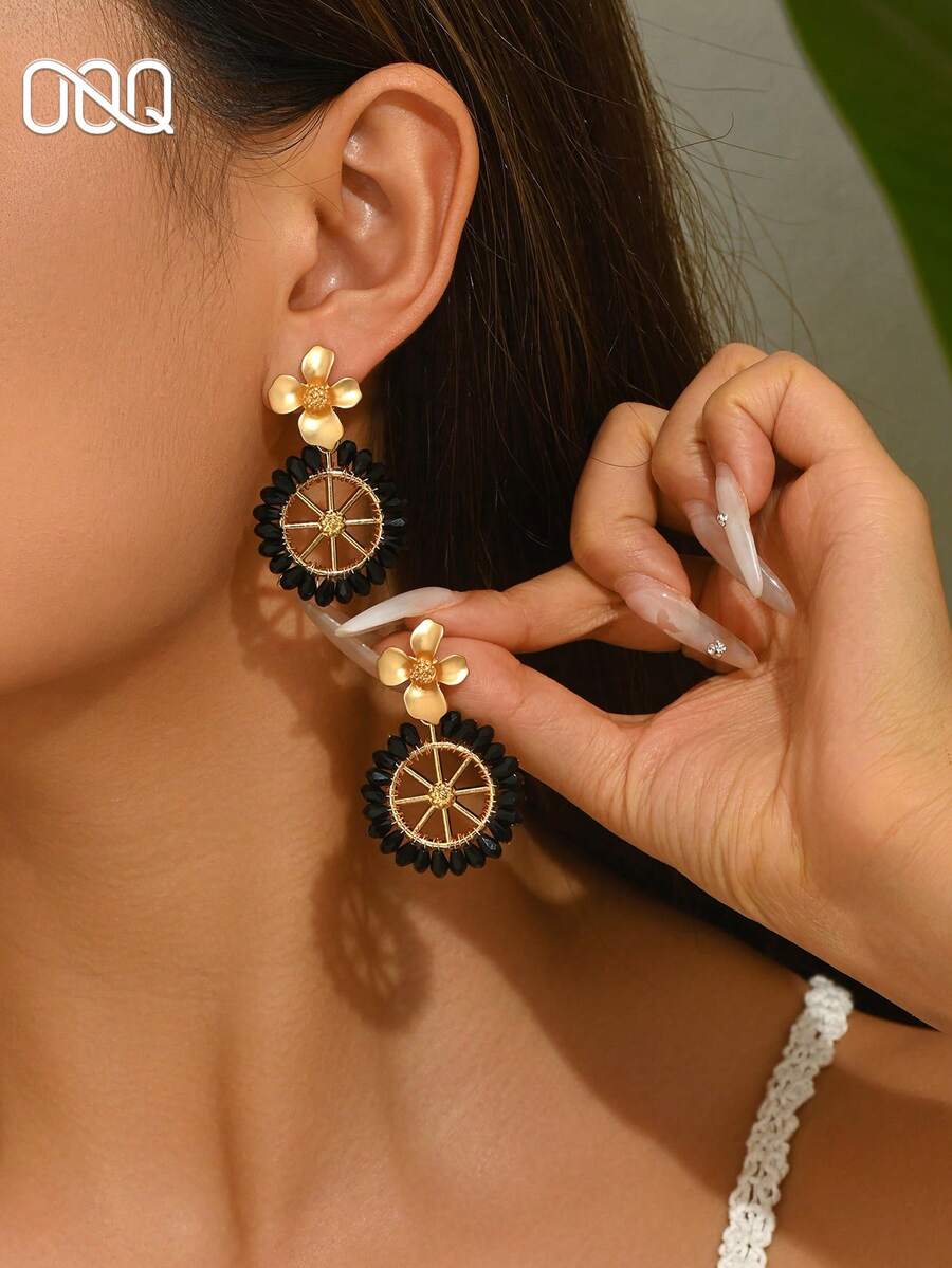 OOQ 1 Pair Bohemian Style Flower Bead Hollow Round Earrings, Elegant Fashion Versatile Minimalist Design Earrings, Suitable For Valentine's Day, Mother's Day, Beach, Party, Any Occasion (Handmade Bead Color, Quantity And Position Are Random) - Black - View 1