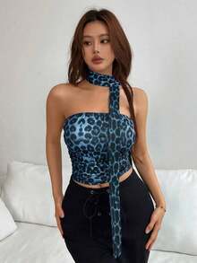 Elegante top de leopardo para mujeres con pliegues y sin tirantes para el verano, incluye una bufanda a juego - Azul - Ver 4
