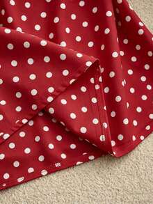 Blusa blanca casual y versátil con mangas acampanadas y volantes, Camisa de cuello en V, Camisa de lunares, Blusa estampada de lunares, Camisa de manga corta, Camiseta estampada, Ropa de verano para vacaciones - Rojo - Ver 5