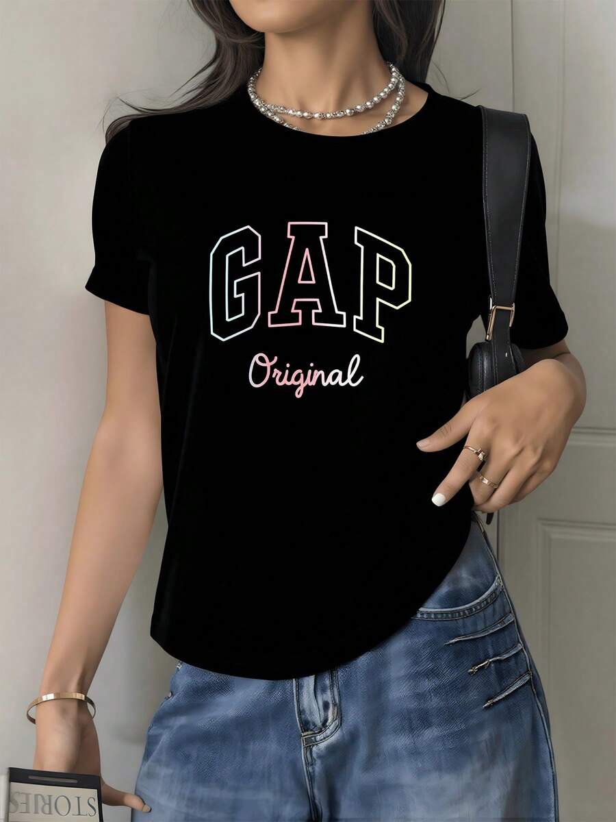 Letras grandes en tonos pastel que transmiten energía juvenil optimismo y autenticidad inspirando confianza y estilo en cualquier ocasión camiseta de mujer casual moderna cómoda para diario - Negro - Ver 1