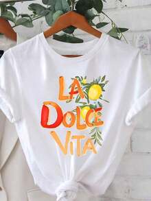 1 pieza Camiseta con estampado gráfico La Dolce Vita, manga corta, cuello redondo, top casual para primavera y verano, ropa de mujer con diseño vibrante de limones, corte relajado, base blanca con texto colorido, perfecta para atuendos casuales, moda de primavera, ropa de verano, diseño vibrante, diseño divertido, ajuste cómodo, tela suave, camiseta estampada, blusa elegante, guardarropa de verano, 180g 100% algodón, todos los diseños están impresos. Unisexo. - Blanco - Ver 7
