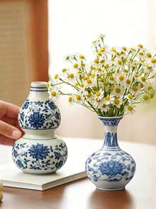 1pc Exquisite Blue And White Porcelain Vase, Mini Retro Flower Vase, Classic Decorative Bud Vase, Chinese Ceramic Flower Vase, For Home Decor Vase, Office Desk Decor, Party & Event Decoration, Bedroom Decor, Dried Flower Vase, Living Room Decor, Gift For Lover, Graduation, Holiday - Multicolor - View 4