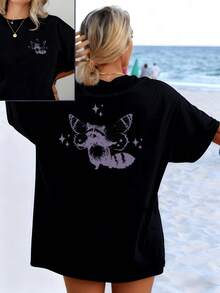Magical Image Of A Raccoon With Butterfly Wings Surrounded By Sparkles Symbolizing Freedom And Connection With Nature. Soft, Comfortable, Double-Sided Women's T-Shirt, Ideal For Everyday Wear. - 黑色 - 查看 1