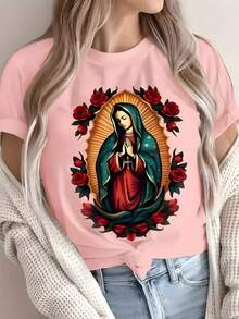 Camiseta de mujer de manga corta, estampado de imagen religiosa, figura rodeada de rosas rojas decorativas, prenda en color rosa claro, cuello redondo casual - PALO DE ROSA - Ver 1